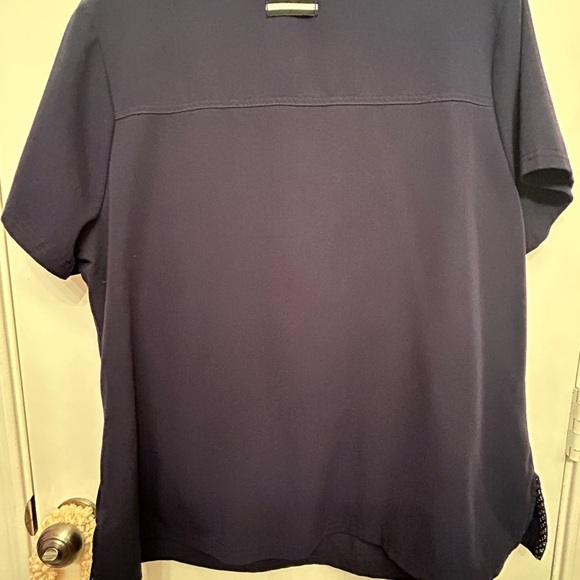 2XL Beyond Scrubs top - Picture 2 of 4
